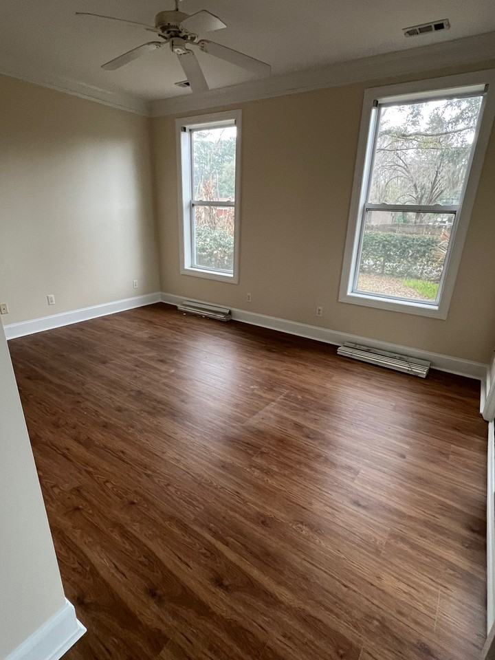 2678 Broad St - Photo 4 of 5