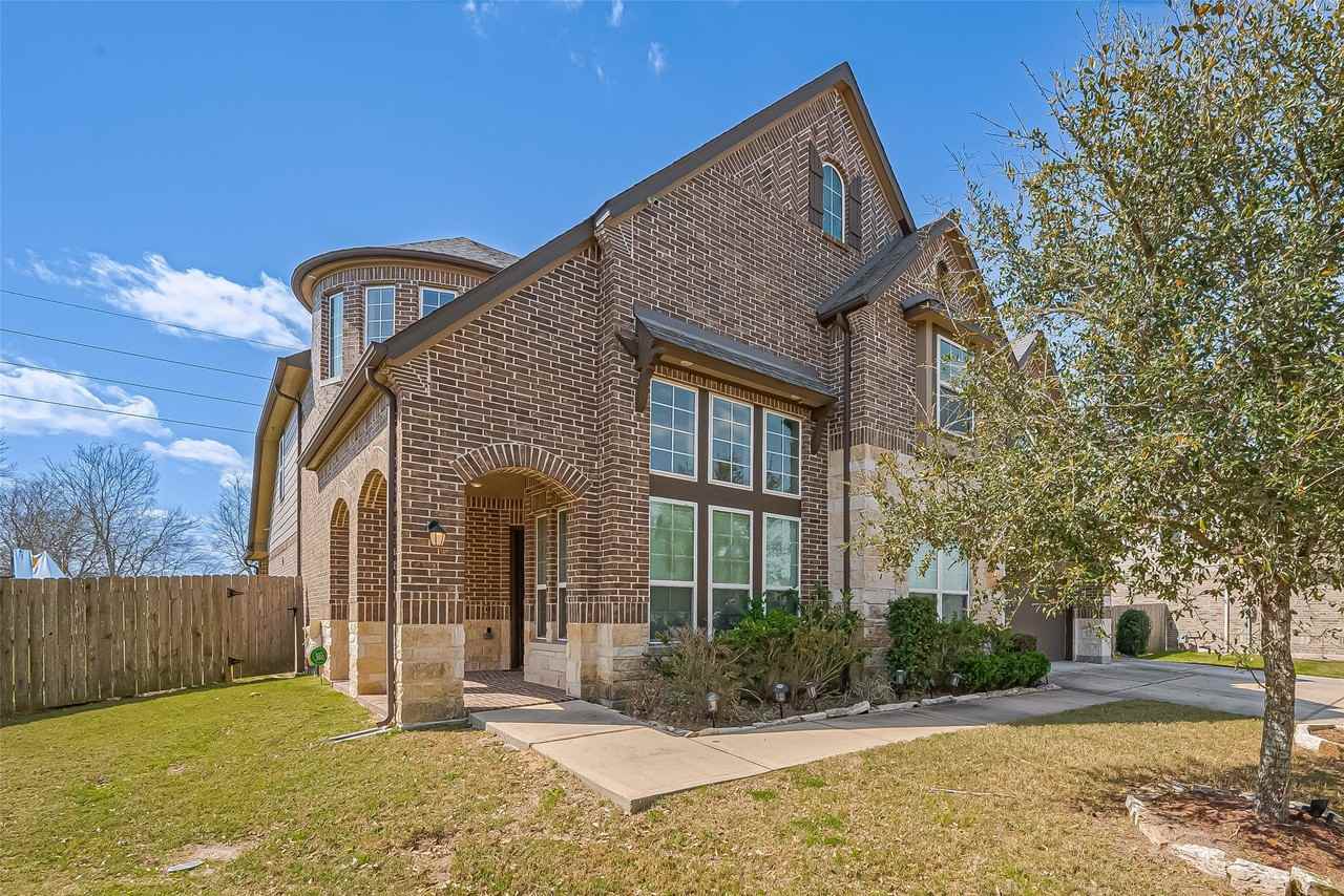 2322 Golden Bay Ln - Photo 2 of 43