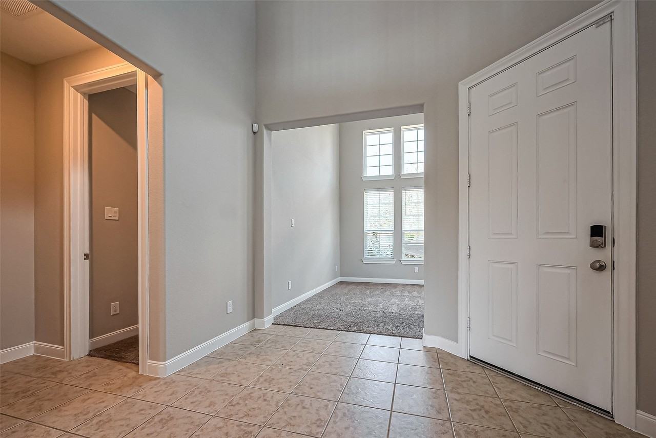 2322 Golden Bay Ln - Photo 4 of 43