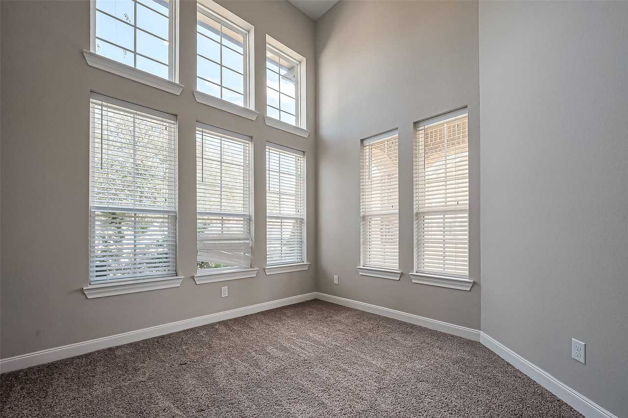 2322 Golden Bay Ln - Photo 5 of 43