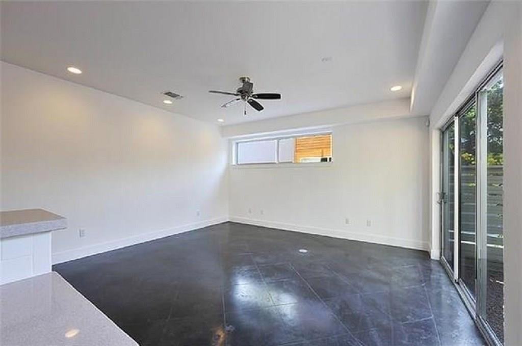 1101 Lambie St - Photo 4 of 14