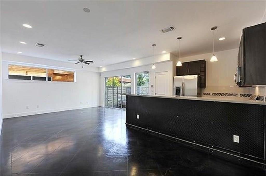 1101 Lambie St - Photo 6 of 14