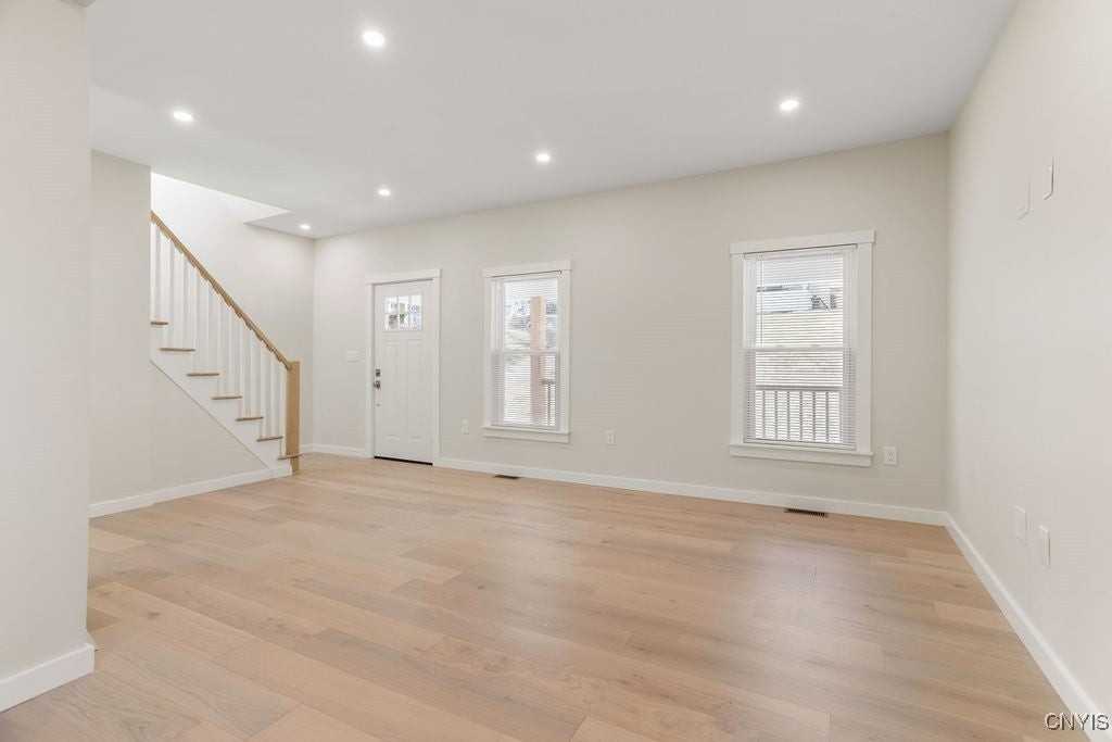 48 North St - Photo 4 of 41