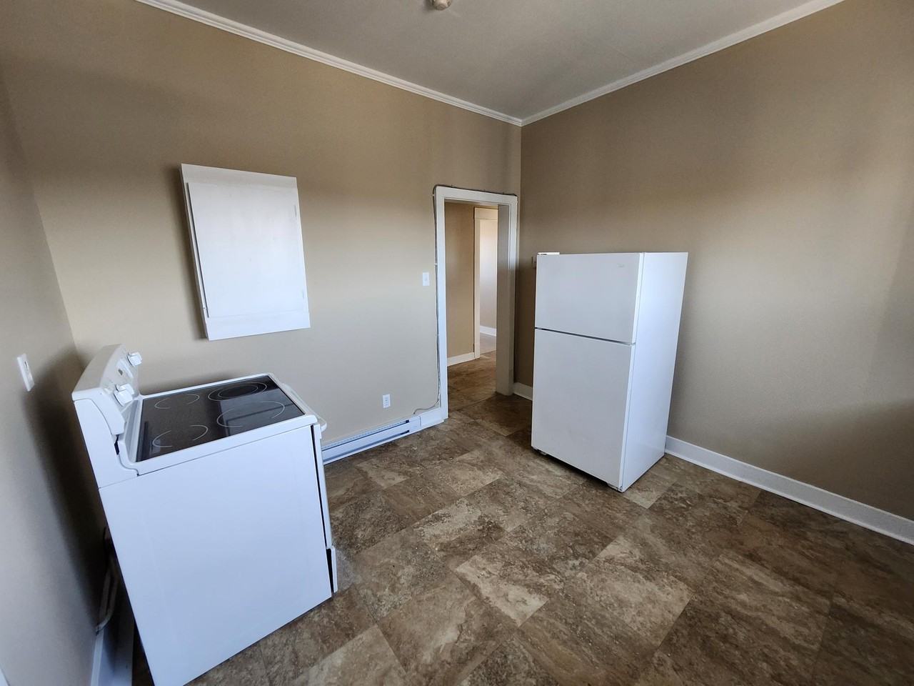 144 Victoria St #9 - Photo 3 of 16