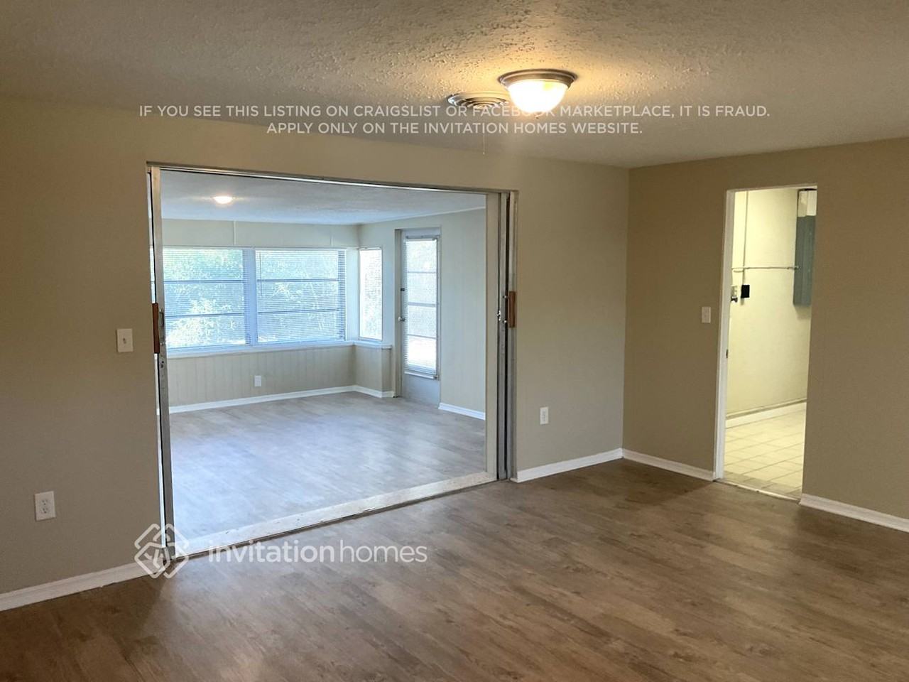 2824 Seaspray St - Photo 3 of 14