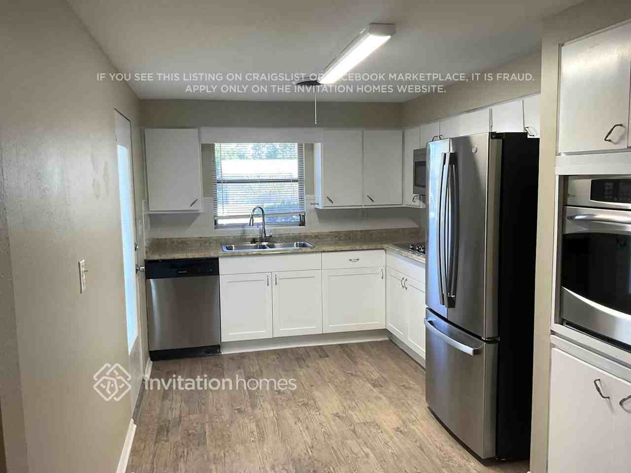 2824 Seaspray St - Photo 6 of 14