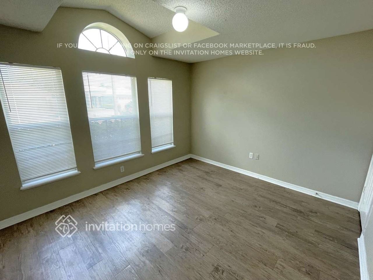 24836 Hyde Park Blvd - Photo 3 of 8