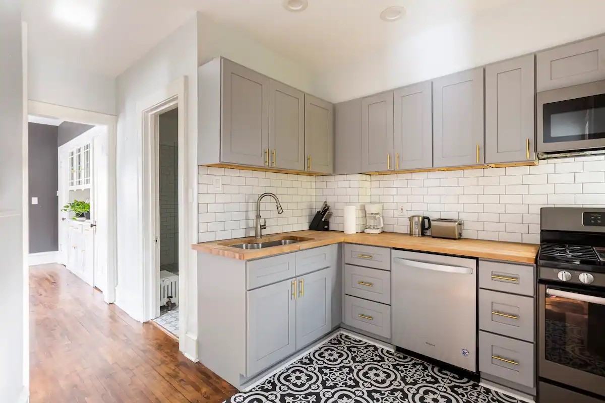 611 E 16th St #2 - Photo 7 of 8