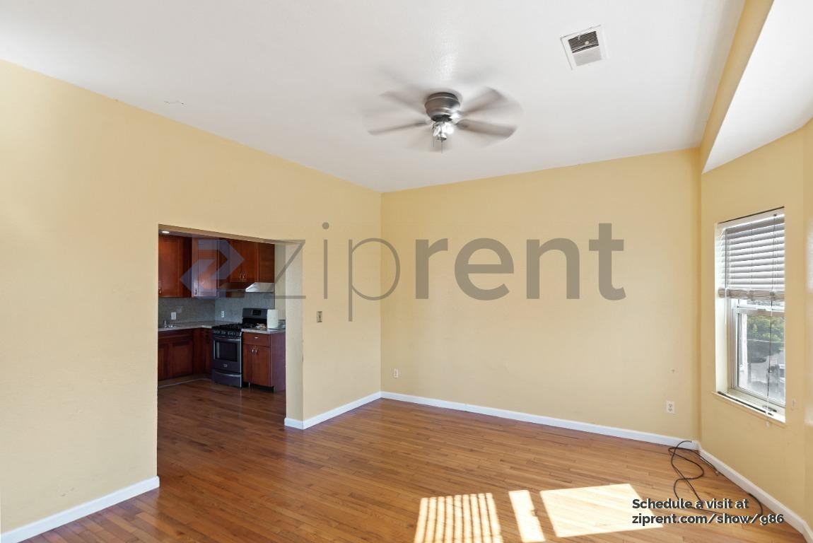 894 31st St - Photo 3 of 14