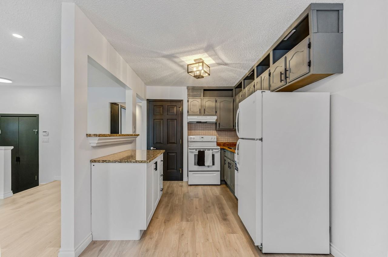 141 Red Oak Dr - Photo 2 of 15