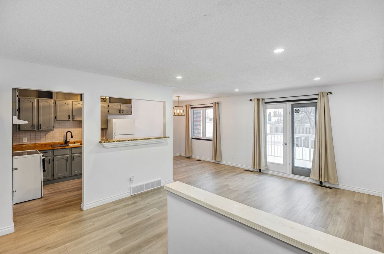 141 Red Oak Dr - Photo 3 of 15