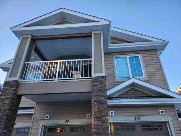 Beautiful 2 Bed Townhouse with Garage! - Photo 2 of 13
