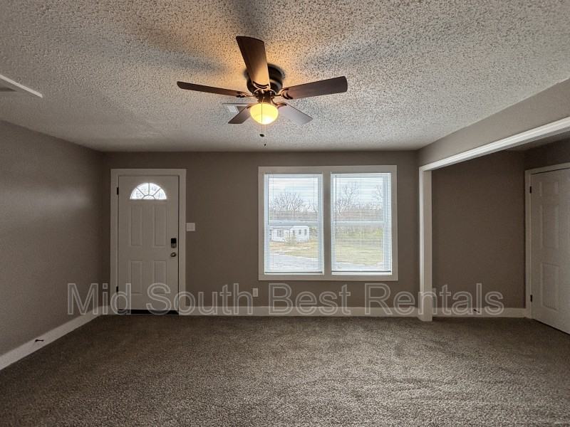 4600 Grand Ave - Photo 2 of 8