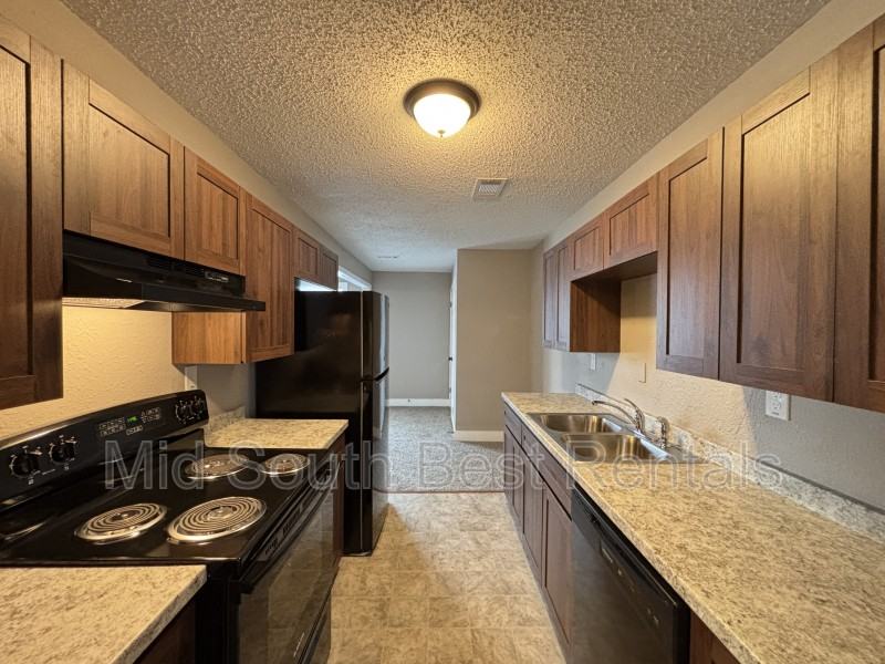 4600 Grand Ave - Photo 3 of 8