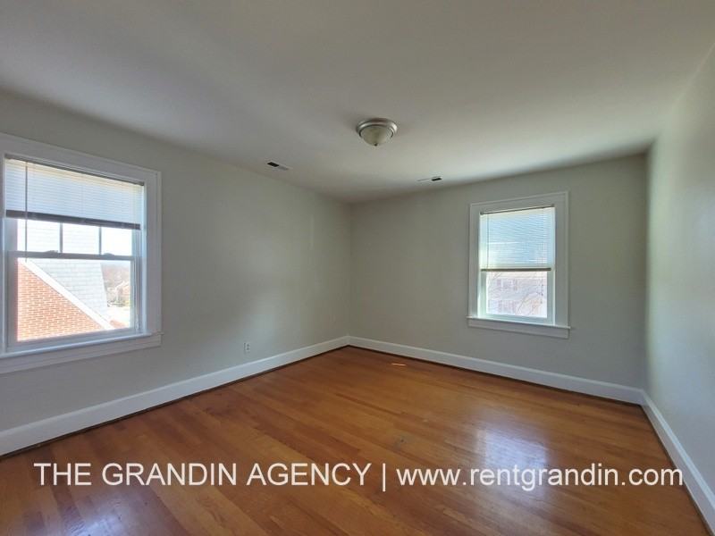 2712 Cumberland St Nw #2712 - Photo 3 of 6