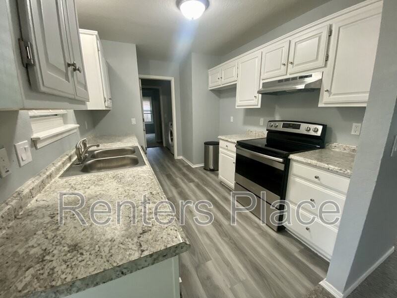 8108 N 121st East Ave - Photo 5 of 14