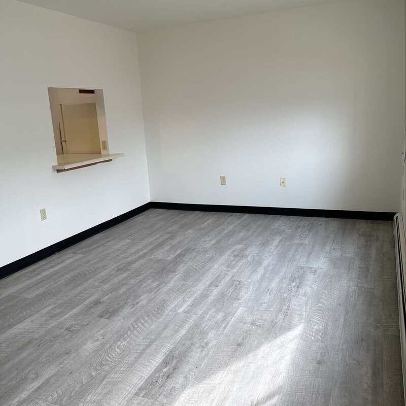 430 Sullivan St - Photo 4 of 8