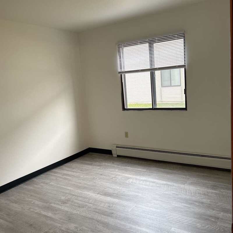 430 Sullivan St - Photo 5 of 8