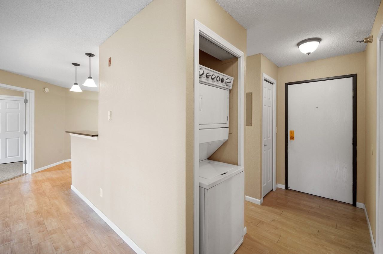 Sterling Ponds Apartments - Photo 5 of 20