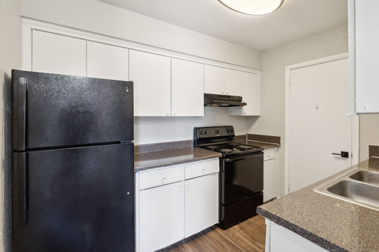 Falcon View - Photo 6 of 43