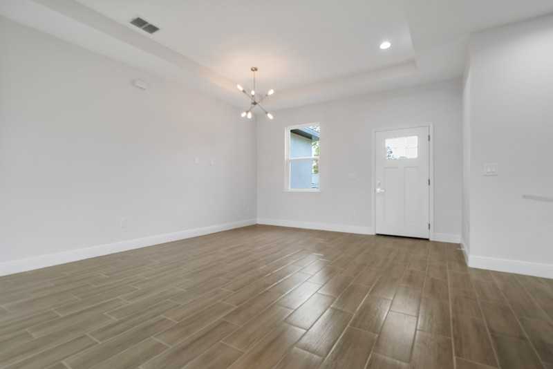 959 11th Ave - Photo 3 of 13