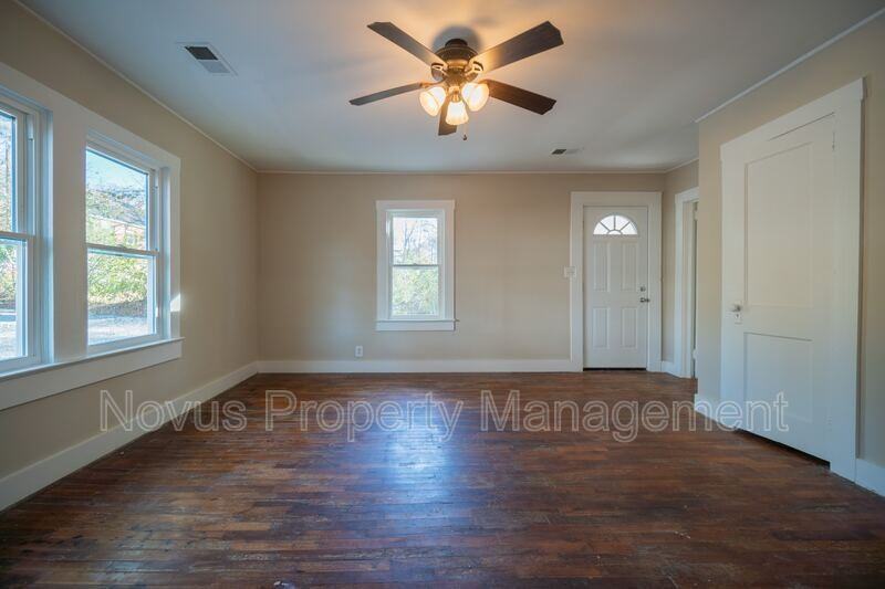 902 Rome St #A - Photo 5 of 27