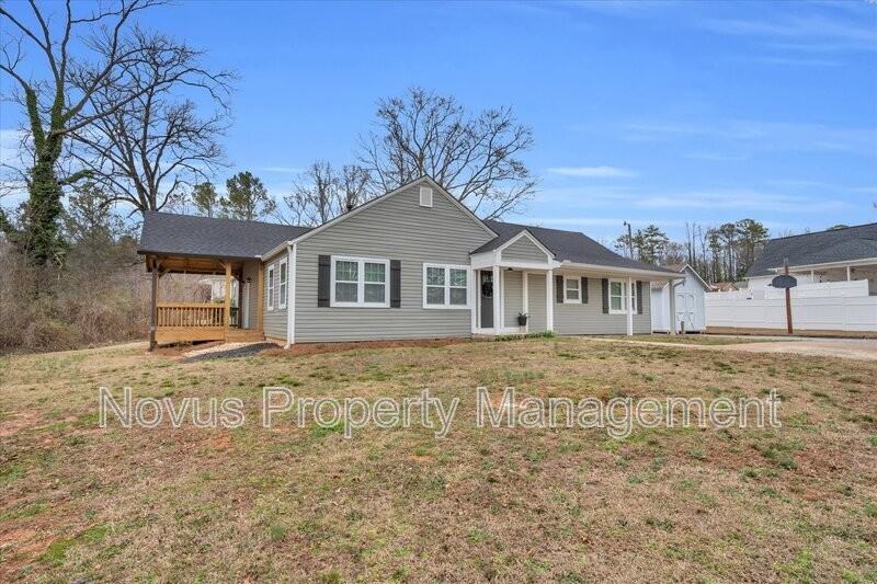 713 N Lakeshore Dr - Photo 2 of 35