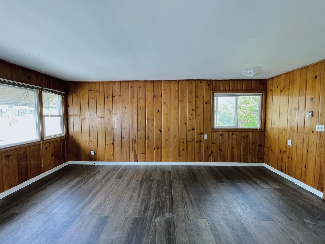 909 West A Street - Photo 2 of 9