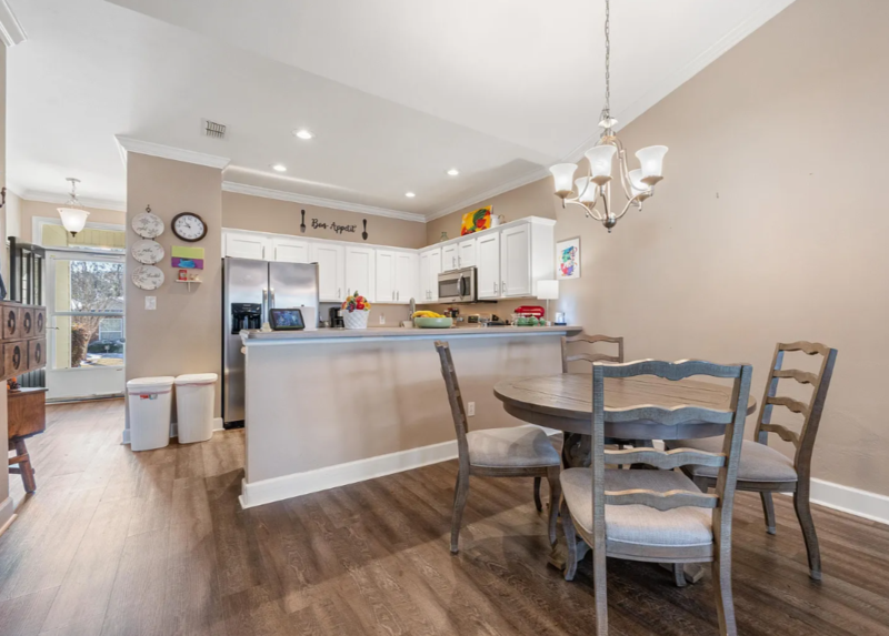 5613 Hampton Hill Cir - Photo 2 of 11