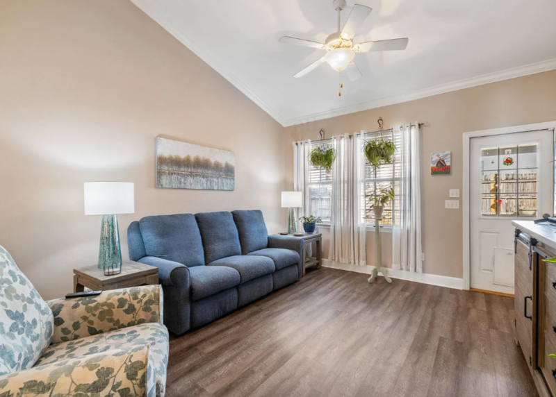 5613 Hampton Hill Cir - Photo 3 of 11