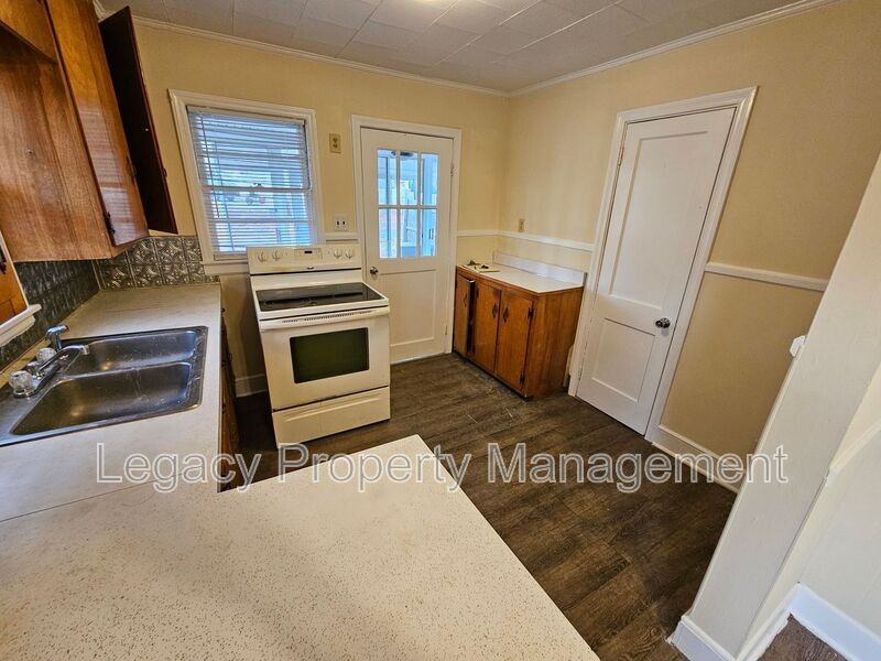 102 Allen Ruffin Ave - Photo 4 of 13