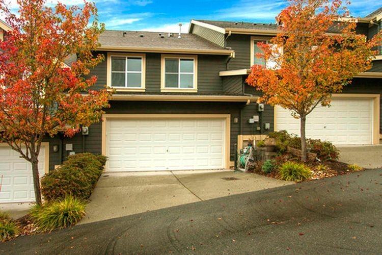 2315 NE Natalie Way - Photo 2 of 12