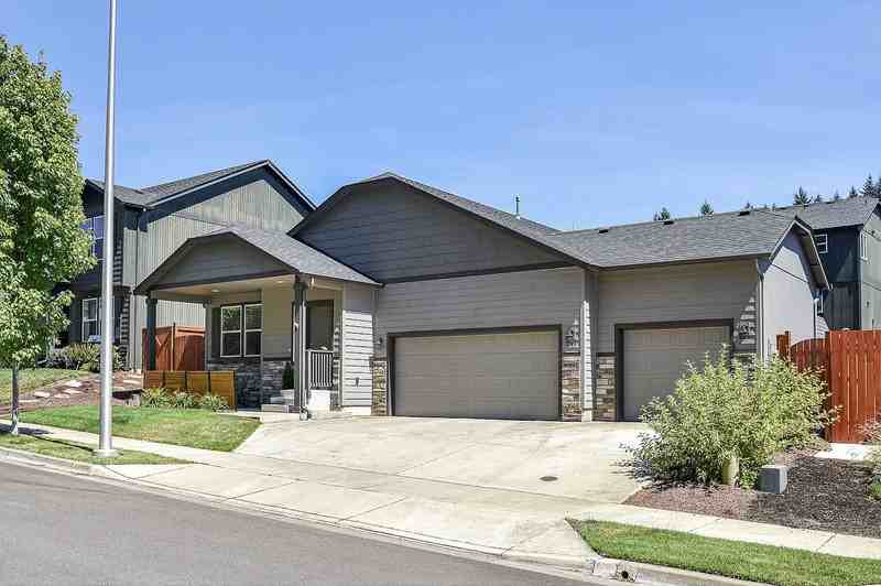 1043 S 54th St - Photo 2 of 31
