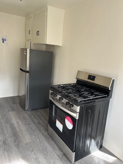 7715 California Avenue - Photo 7 of 10