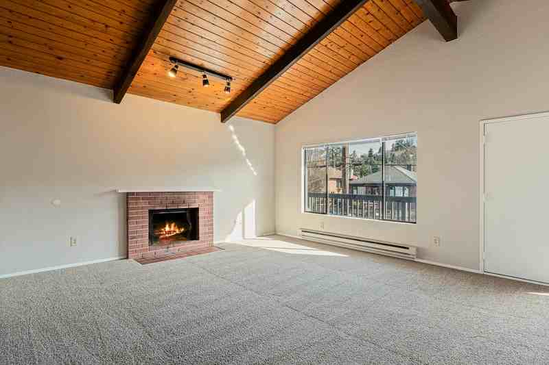 2619 58th Ave Sw - Photo 3 of 20