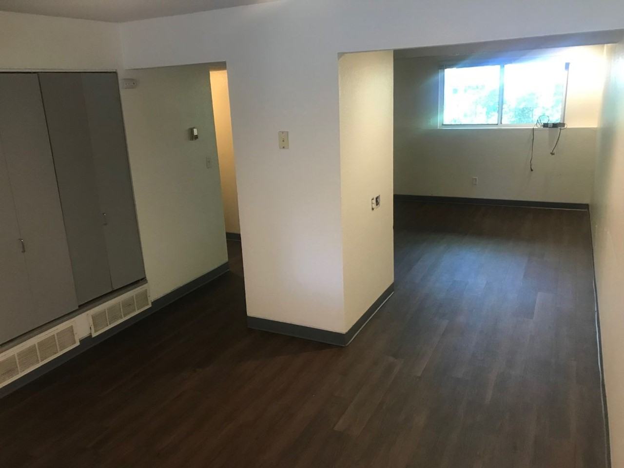 Regents Court Apartments - Photo 7 of 29