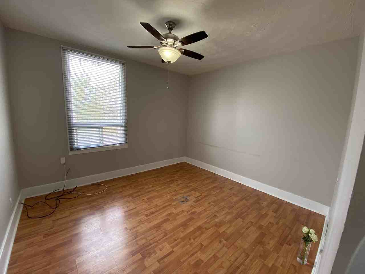 77 Barry Street - Photo 3 of 8