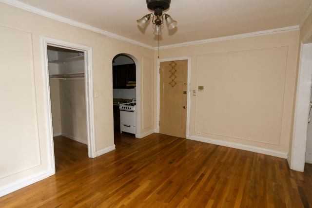 837 W Wolfram St #207 - Photo 7 of 12
