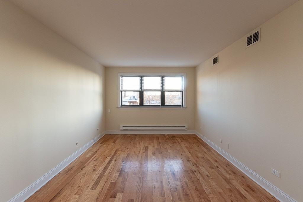 555 W Arlington Pl #508 - Photo 7 of 19