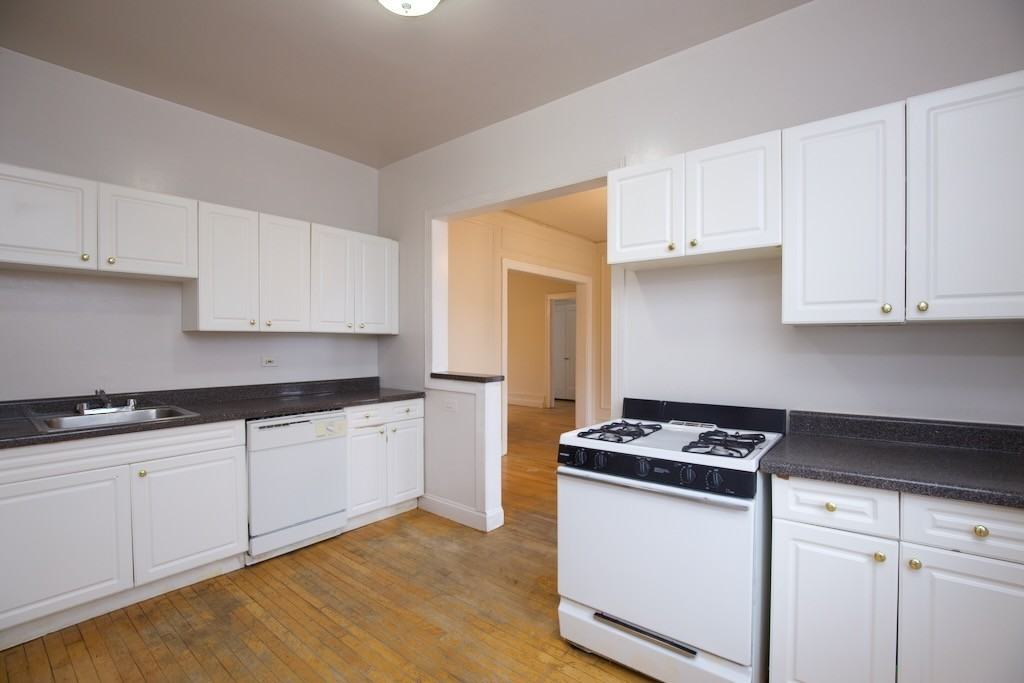 OAK + DEMPSTER #3E - Photo 2 of 20