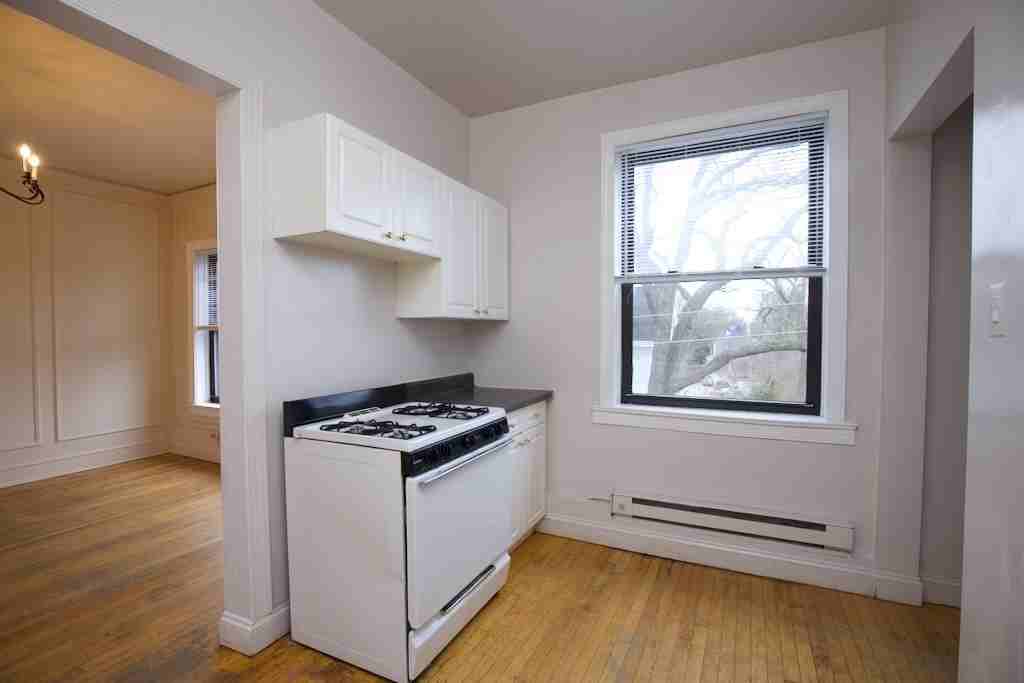 OAK + DEMPSTER #3E - Photo 4 of 20