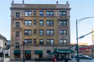 featured image of 1164 North Dearborn Street #403