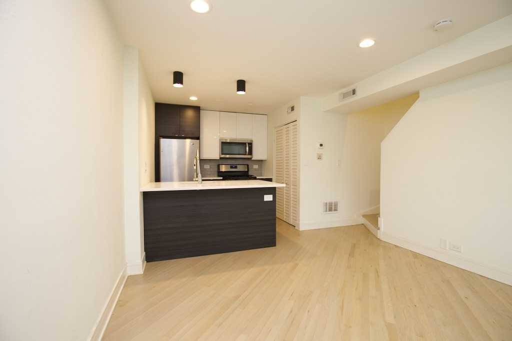 944 W Grace St #E102 - Photo 7 of 20