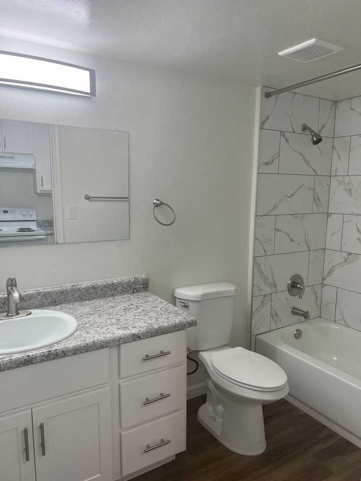 Sahuaro Apartments - Photo 4 of 4