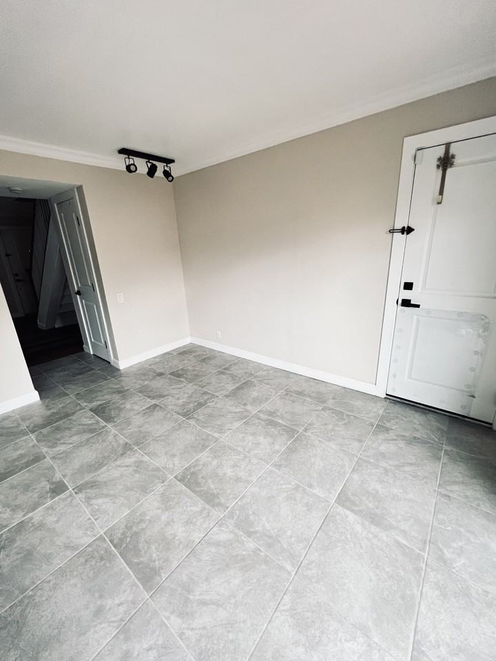 2239 Warfield Way #D - Photo 3 of 19