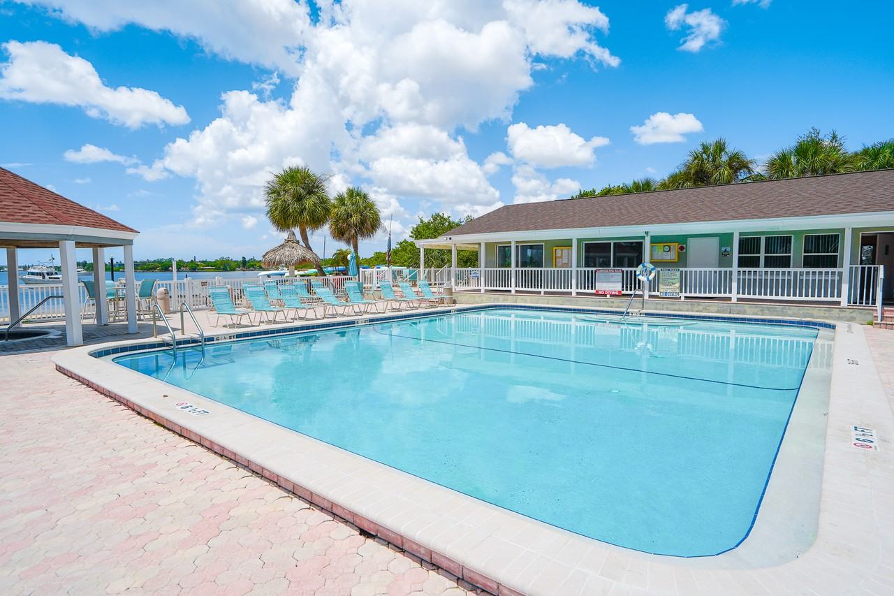 3610 42nd St S #53J - Photo 4 of 50