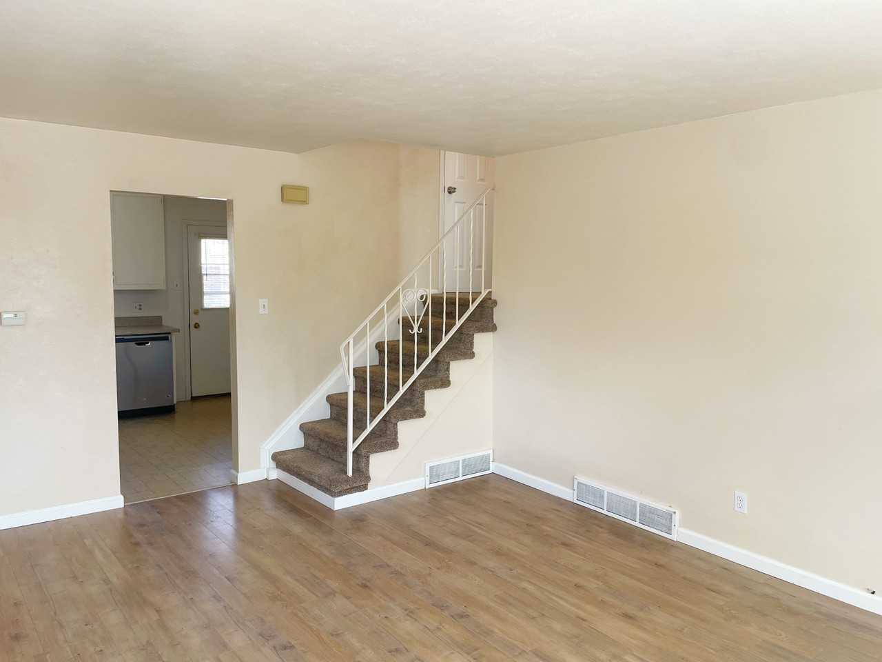 1304 Darby St #NA - Photo 3 of 11