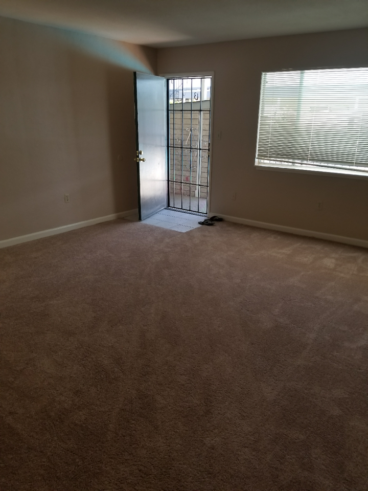 225 W Eaton Ave #13 - Photo 2 of 6