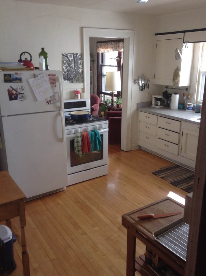 323 W Wilson St #2 - Photo 2 of 10