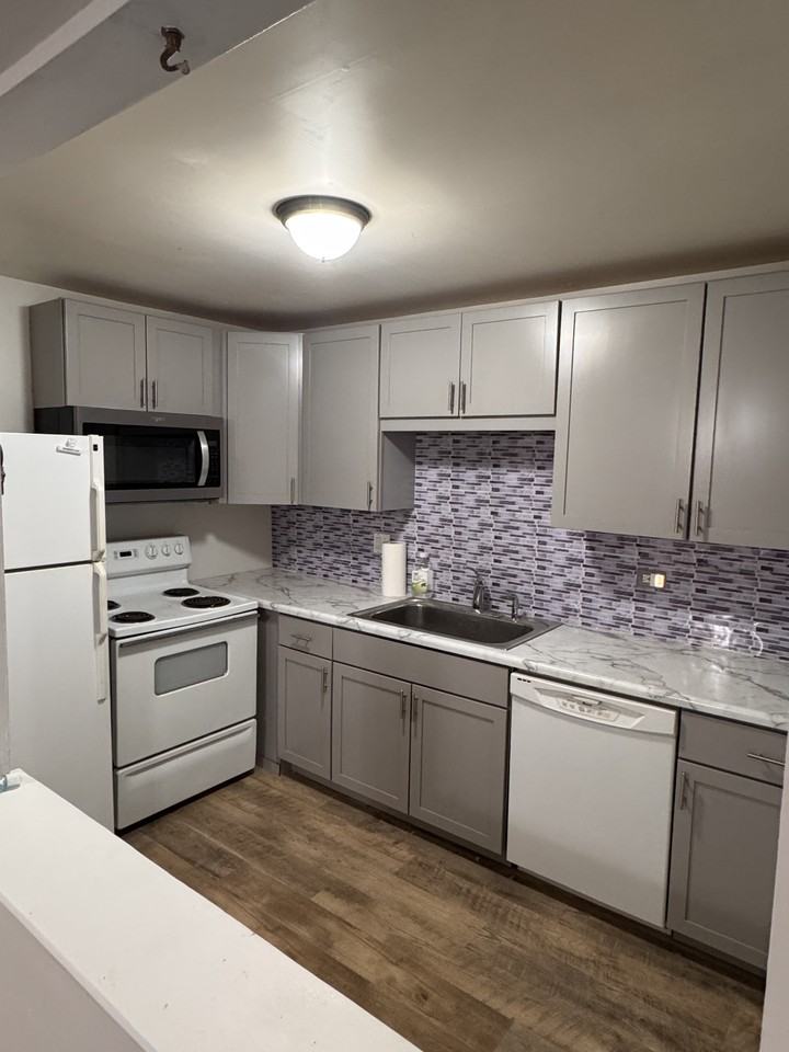 502 E Spruce Dr #NA - Photo 2 of 11